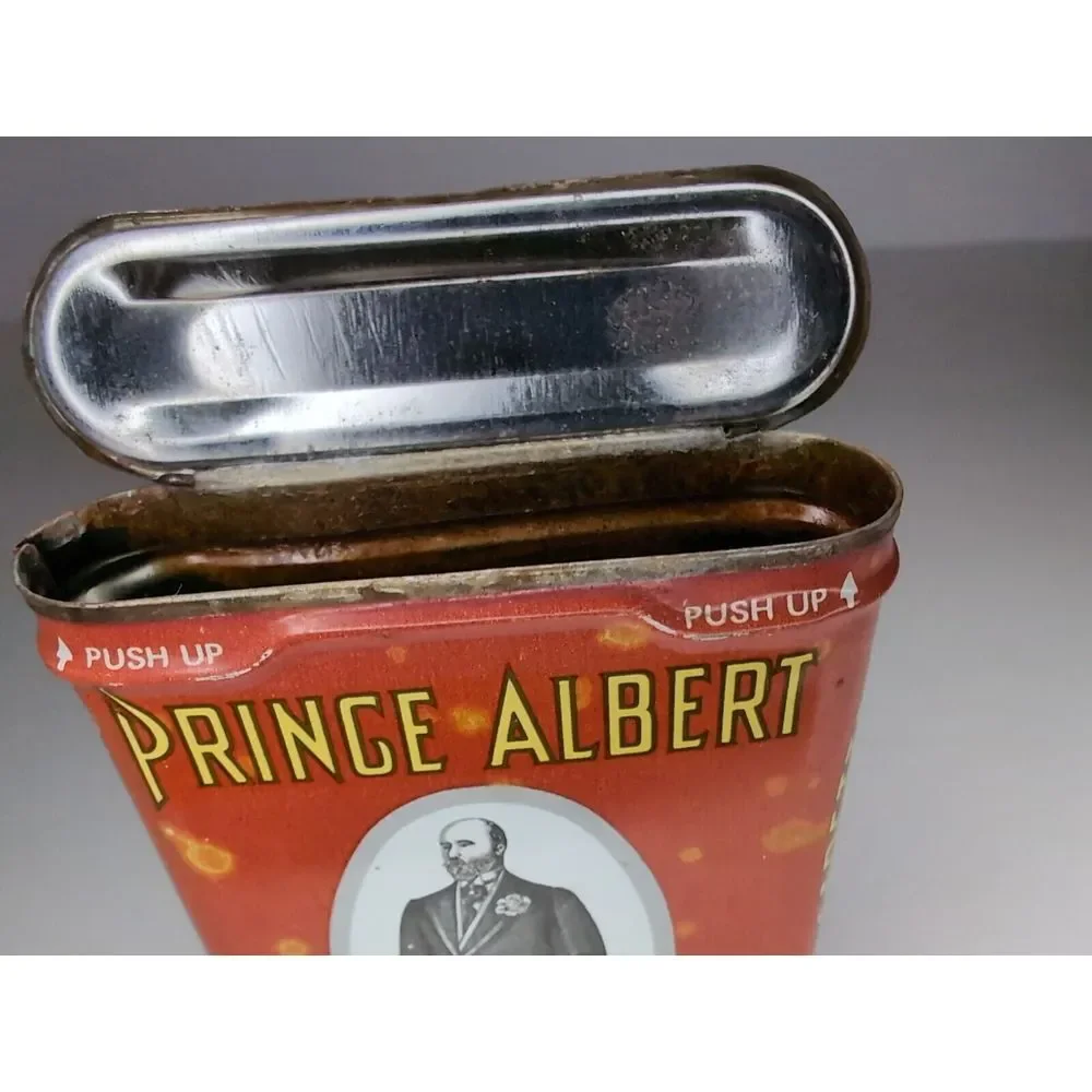 VINTAGE Prince Albert CRIMP CUT Long Burning Tobacco 1.5 Oz Tin Can  Empty‎